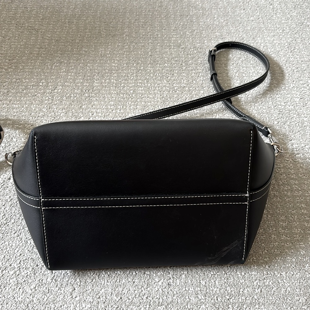 Burberry Leather Soft Pocket Shoulder Bag - Picture 6 of 9